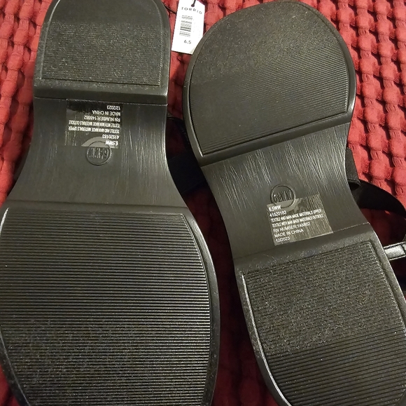 NWOT Torrid Strappy Flatform shoes sz. 6.5w - Picture 2 of 5